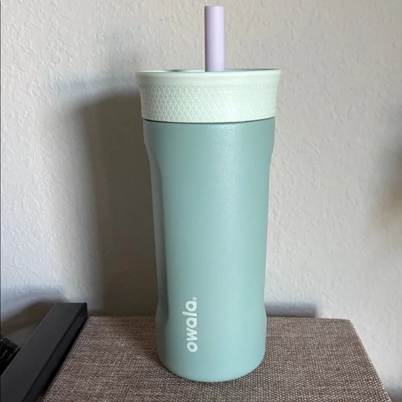 Owala Freesip 12oz and 16oz water Bottles - Picture 11 of 12